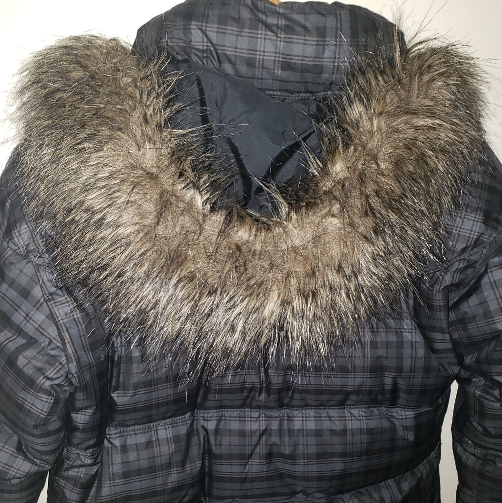 Columbia Women's Black Plaid Puffer Jacket with Fur Hood - Picture 2 of 9